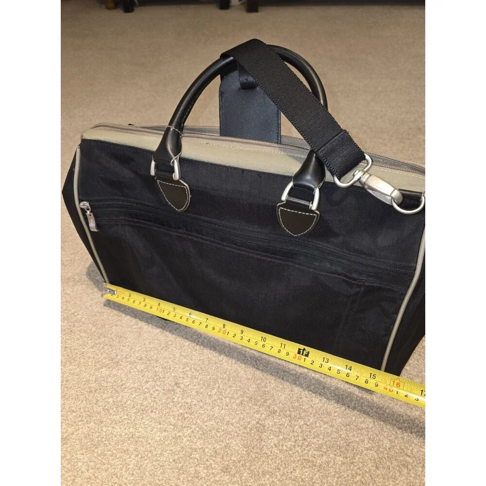 BAGGALLINI Soho-style Duffel Weekender Tote Bag Black Luggage EUC